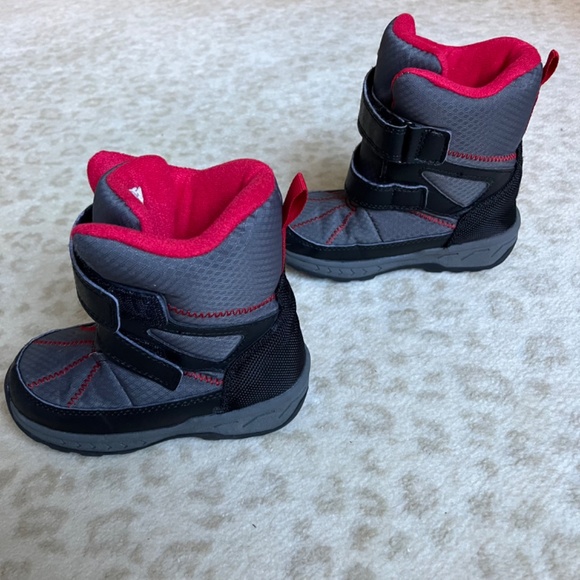 Carters toddler snow boots (size 10) - Picture 7 of 8